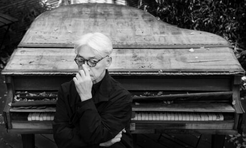 「坂本龍一｜觀音．聽時」大型回顧展 以聲響、空間與影像拓展感知，共創聆聽世界的新方式
