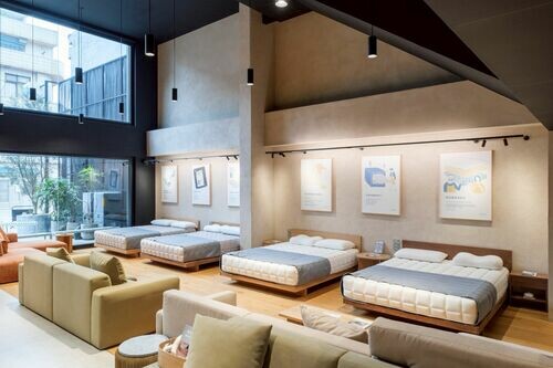 【設計師去哪兒？】眠豆腐新竹店：鐵件×實木三層樓空間，全品項放鬆試躺，找到最對的床墊